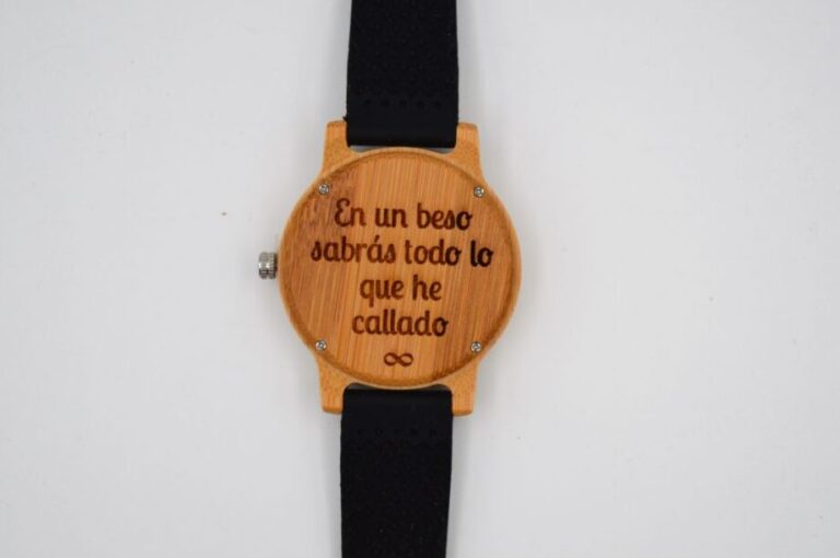Dedicatorias y frases para grabar en un reloj